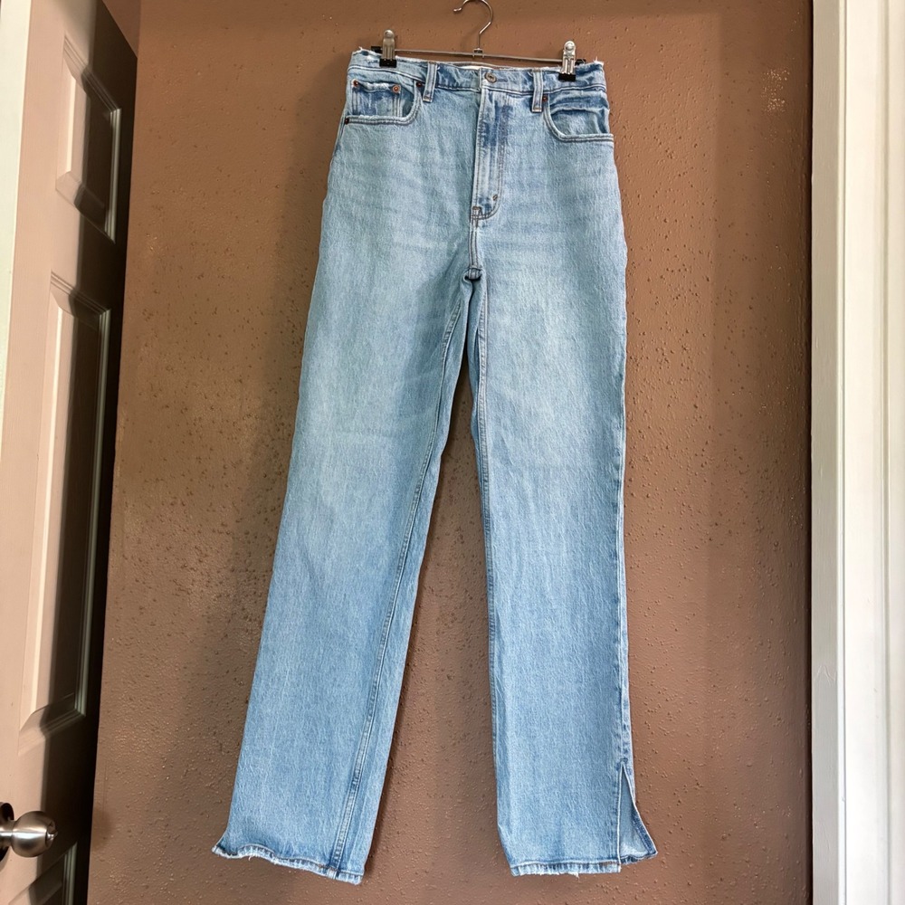 Abercrombie & Fitch The 90s Straight Ultra High Rise Jeans Light Wash 27 4R Slit